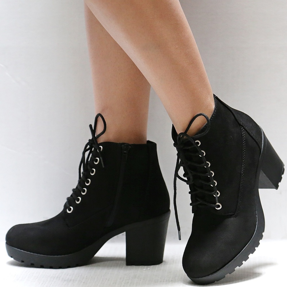 New Black Lace Up Combat Lug Ankle Boots Booties - Picture 1 of 4